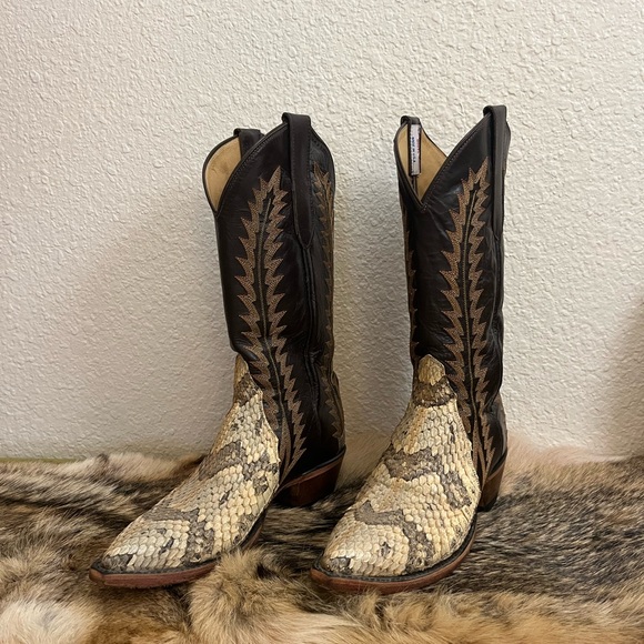 Woman’s Snakeskin Cowgirl Boots - Picture 2 of 16